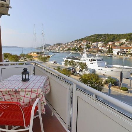 Apartments Ive - With Sea View Tisno Esterno foto