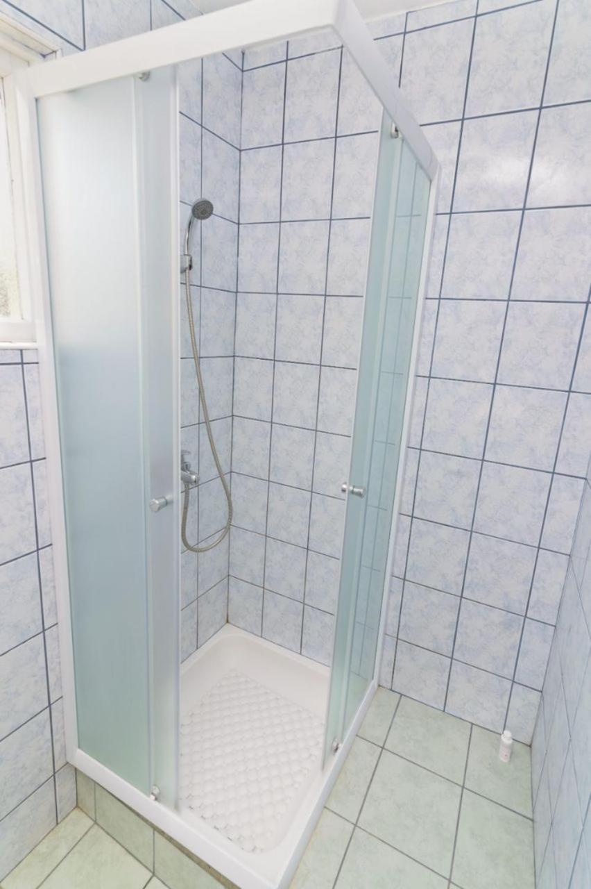 Apartments Ive - With Sea View Tisno Esterno foto