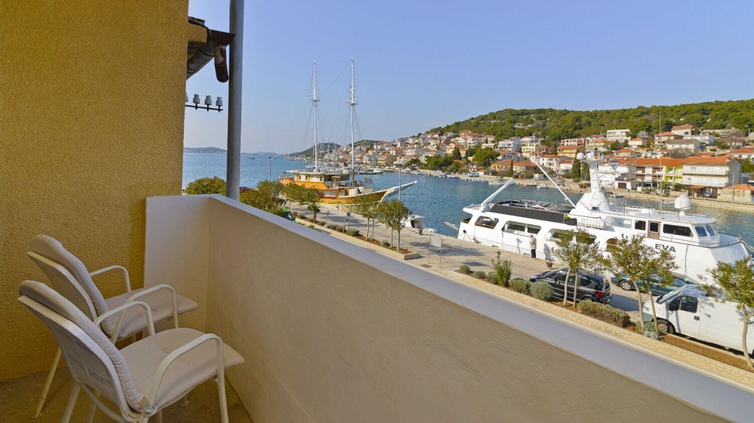 Apartments Ive - With Sea View Tisno Esterno foto