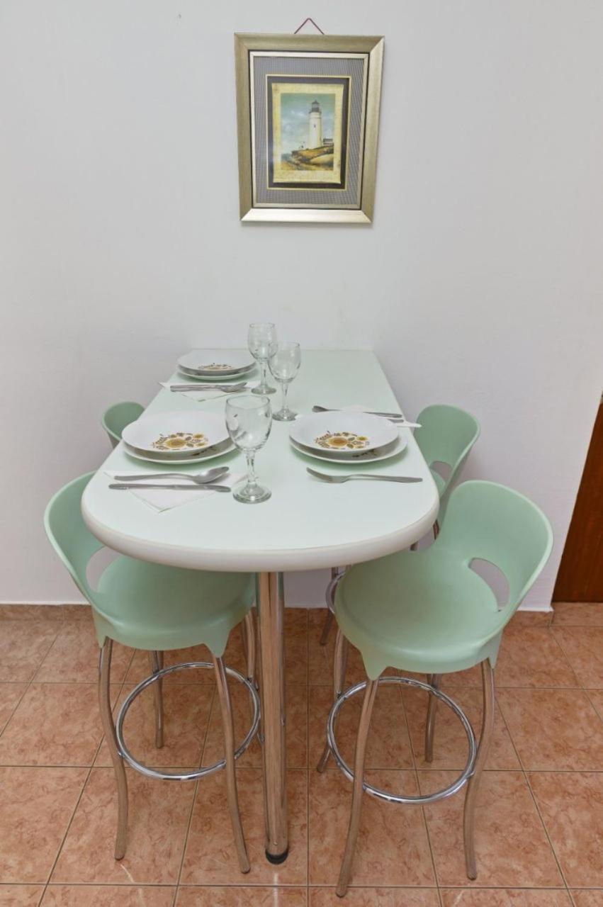 Apartments Ive - With Sea View Tisno Esterno foto