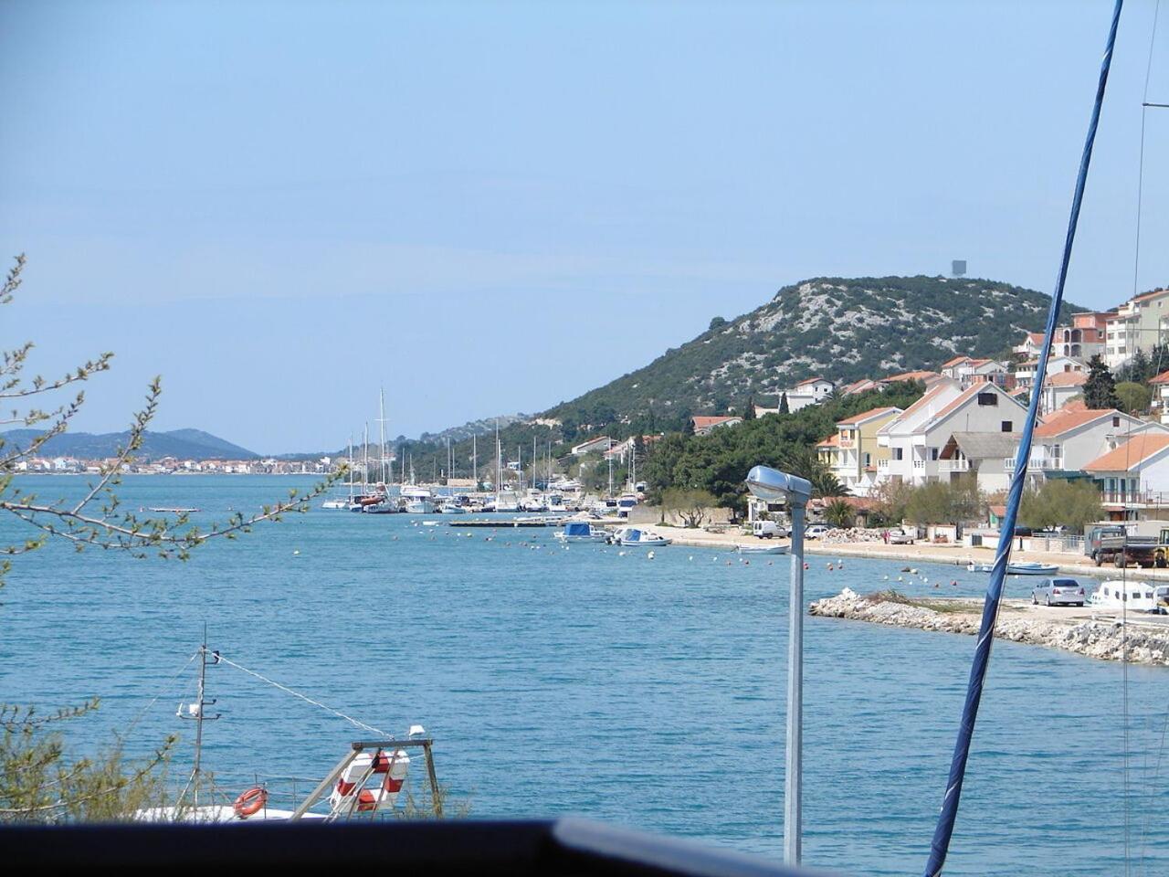 Apartments Ive - With Sea View Tisno Esterno foto